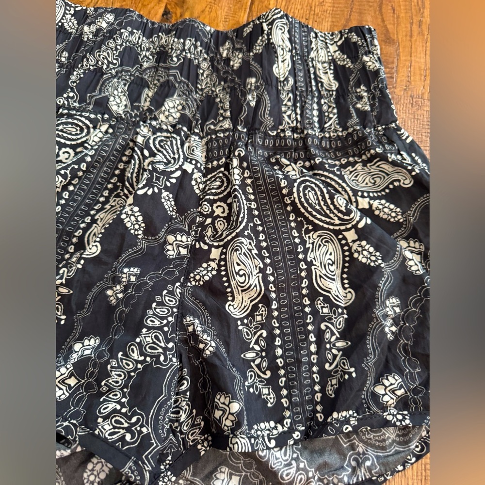 Free People FP Movement The Way Home Black White Bandana Shorts Size M O - Picture 2 of 5